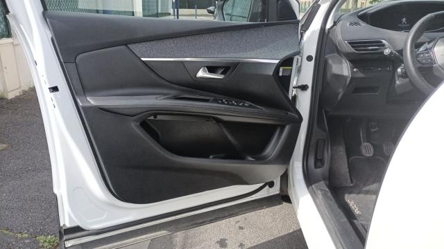Peugeot 3008 image 6