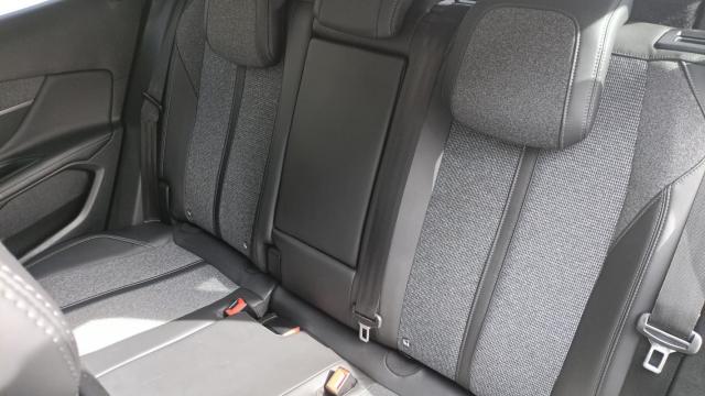 Peugeot 3008 image 3