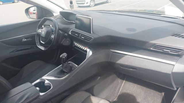 Peugeot 5008 image 8