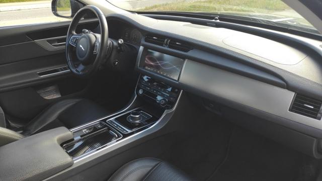 Jaguar Xf image 8