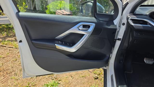 Peugeot 2008 image 6