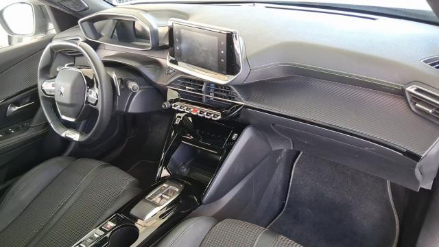 Peugeot 2008 image 8