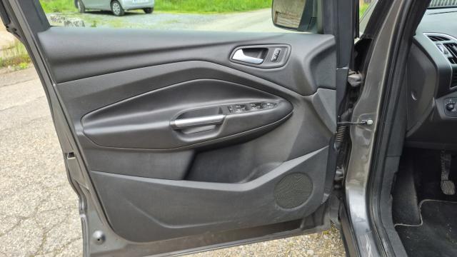 Ford Kuga image 5