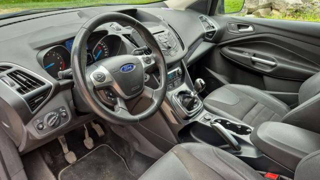 Ford Kuga image 8