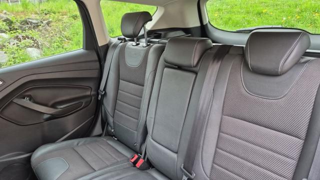 Ford Kuga image 9