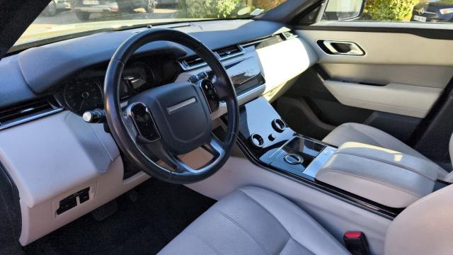 Land Rover Range Rover Velar image 2
