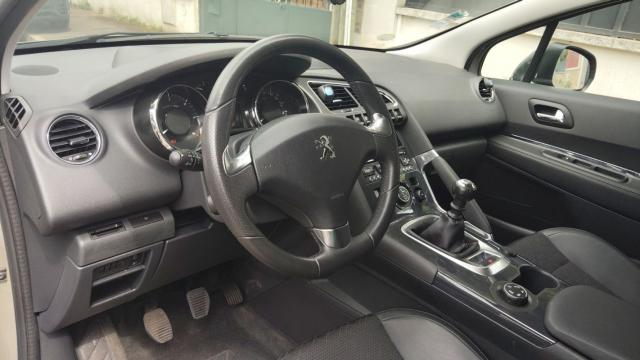 Peugeot 3008 image 2