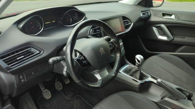 Peugeot 308 image 9