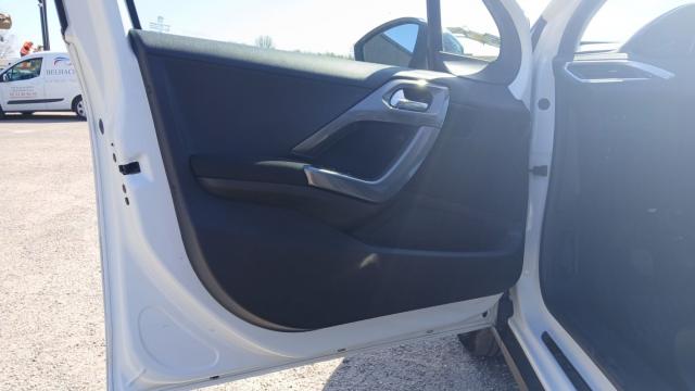 Peugeot 2008 image 4