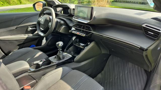 Peugeot 208 image 2