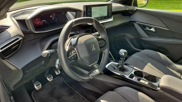 Peugeot 208 image 3