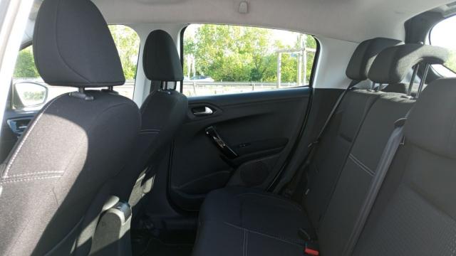 Peugeot 208 image 4