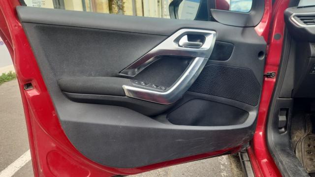 Peugeot 2008 image 3