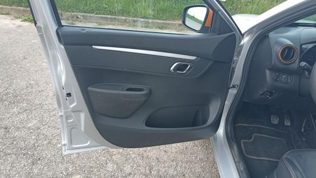 Dacia Spring image 2