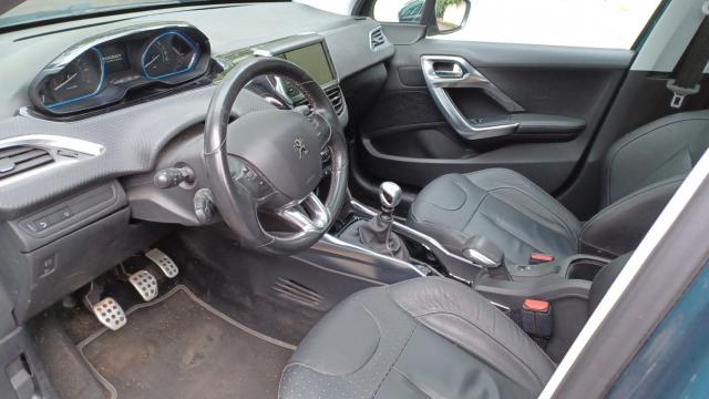 Peugeot 2008 image 8