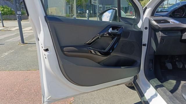 Peugeot 2008 image 6