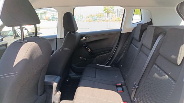 Peugeot 2008 image 3
