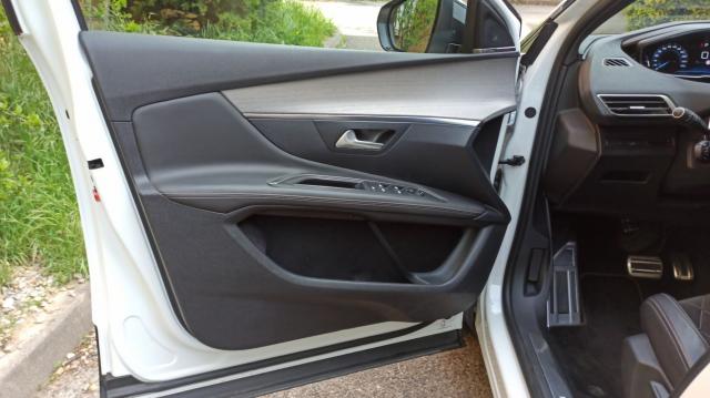 Peugeot 3008 image 3