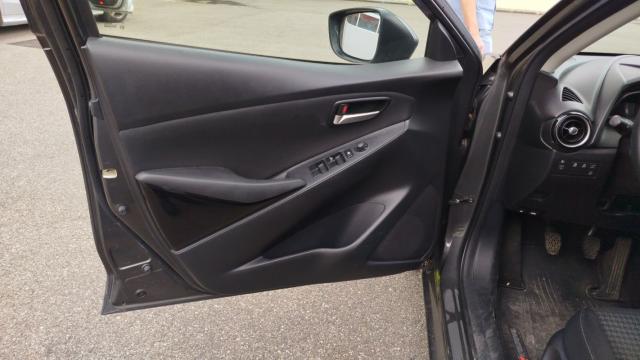 Mazda 2 image 3