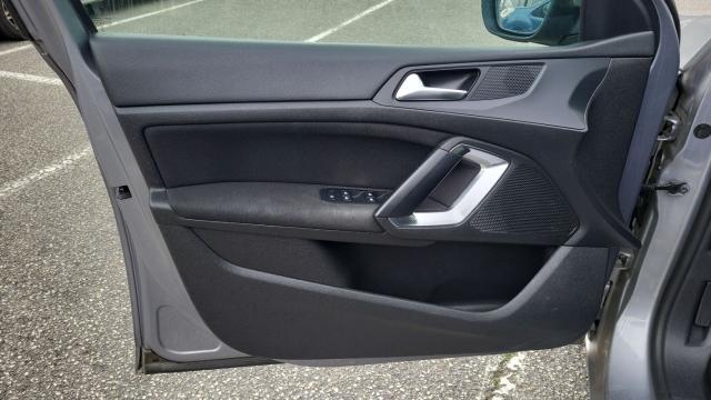 Peugeot 308 image 6