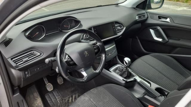Peugeot 308 image 2