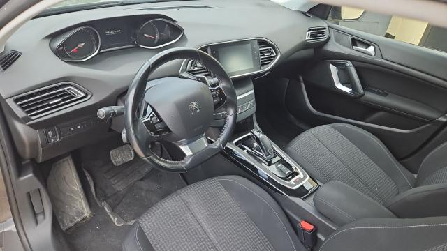 Peugeot 308 image 9