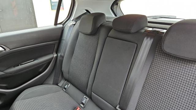 Peugeot 308 image 7