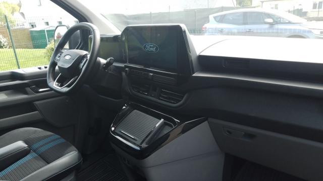 Ford Transit Custom image 9