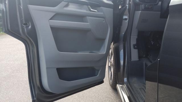Ford Transit Custom image 2