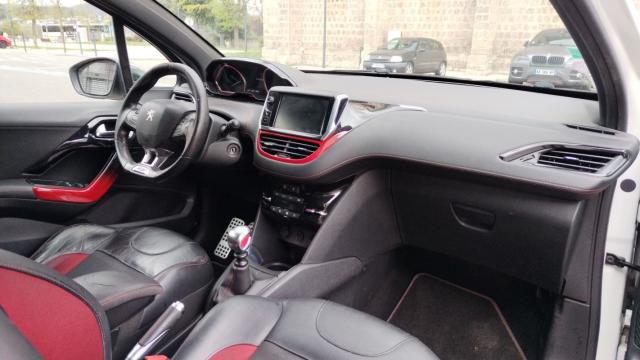 Peugeot 208 image 9