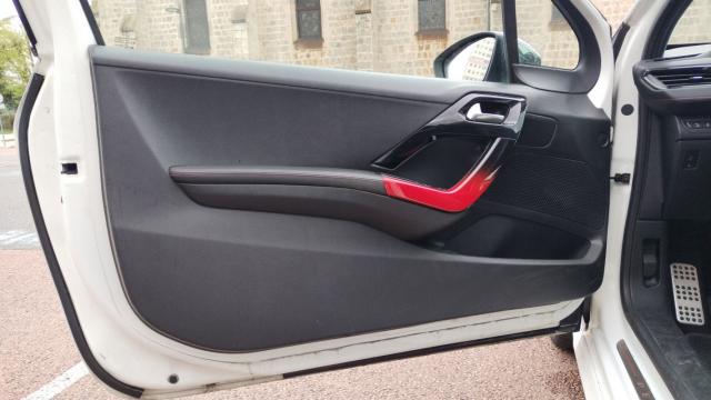 Peugeot 208 image 7