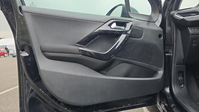 Peugeot 208 image 5