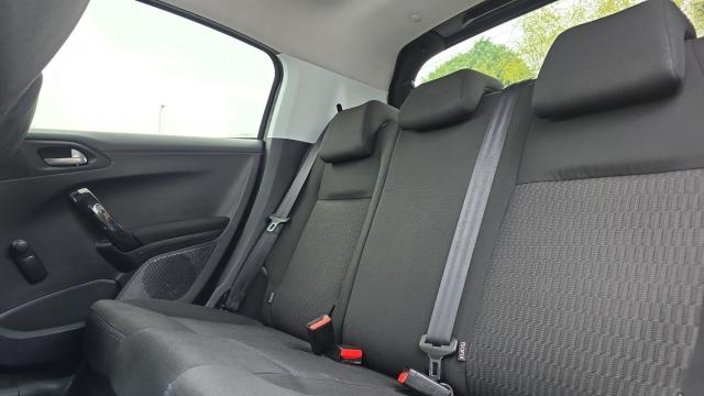 Peugeot 208 image 7