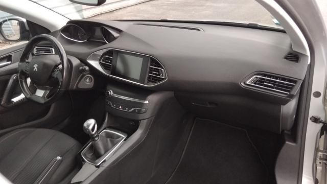 Peugeot 308 image 8