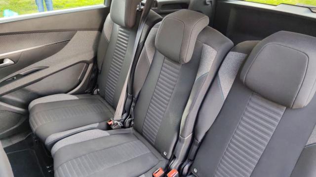 Peugeot 5008 image 1