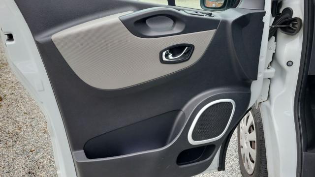 Renault Trafic image 8