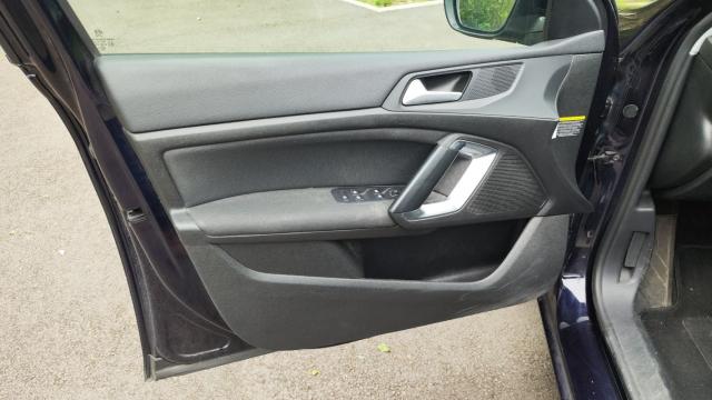 Peugeot 308 image 3