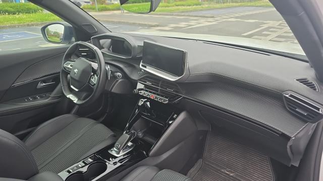Peugeot 2008 image 1