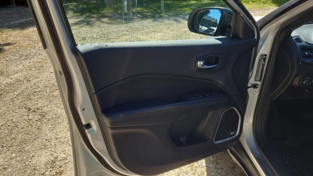 Jeep Compass image 9