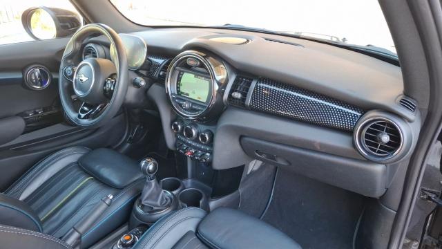 Mini Cabrio image 8