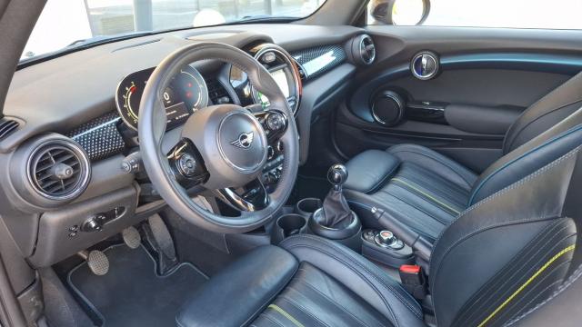 Mini Cabrio image 6