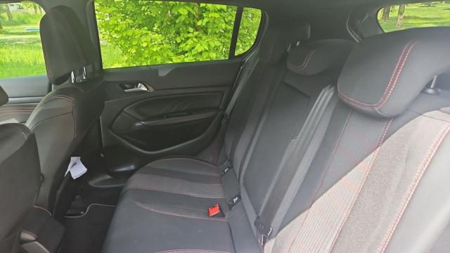 Peugeot 308 image 2