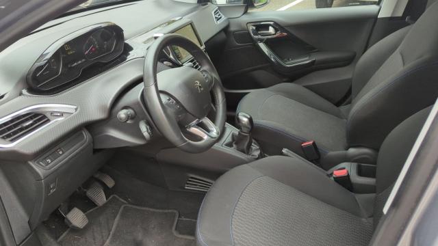 Peugeot 208 image 5