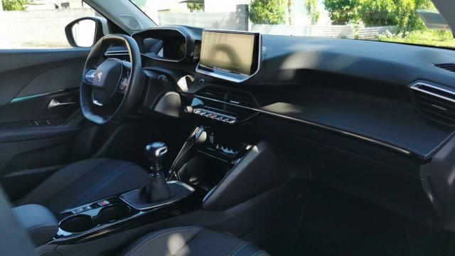 Peugeot 2008 image 3