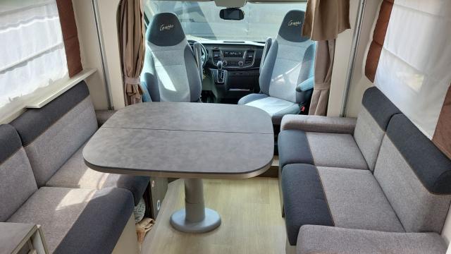 Ford Transit image 9