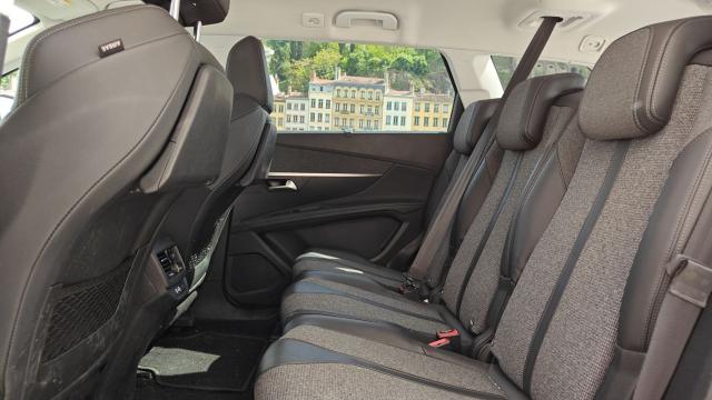 Peugeot 5008 image 9