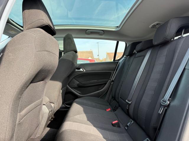 Peugeot 308 image 4