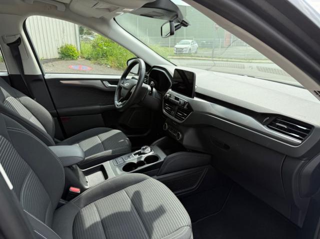 Ford Kuga image 9