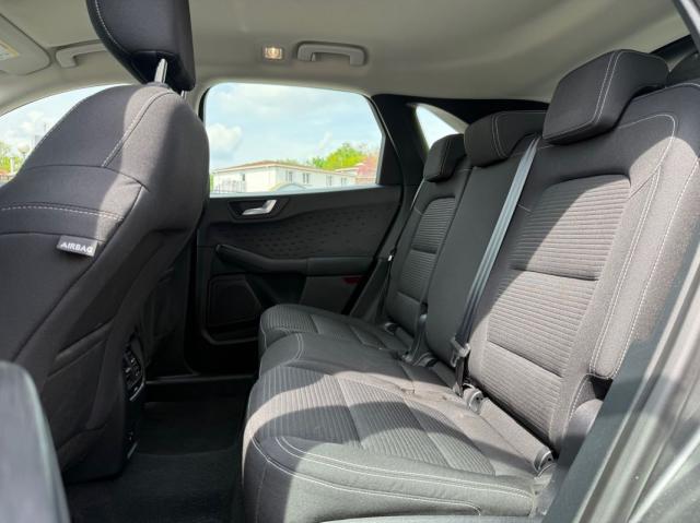 Ford Kuga image 8
