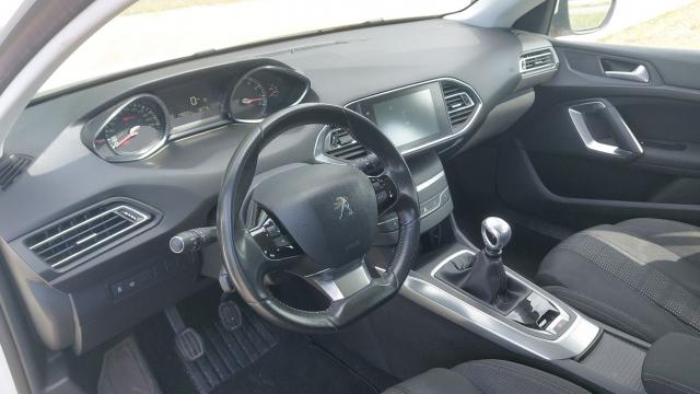 Peugeot 308 image 2